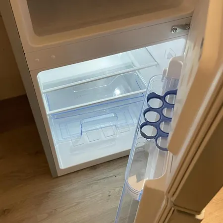 Schoenes Mit Tv, Wlan, Kochbereich Und Parkplatz - Sara